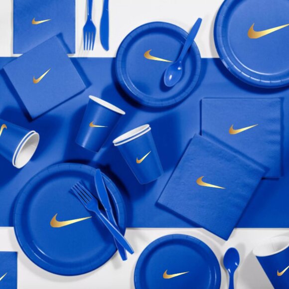Sw00sh Plates | Blue & Gold Basketball Party Paper Plates | Disposable 60 pcs - Picture 4 of 7